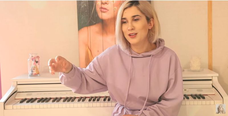 Adda își lansează o serie de vloguri „O chestie online cu Adda” 