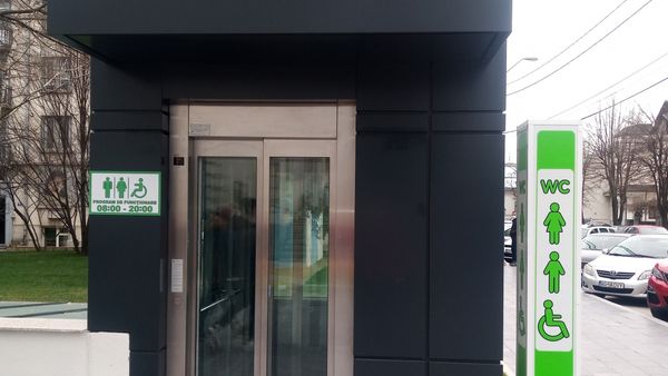 Audio. Cea mai scumpă toaletă din România se găsește la Pitești! Cât costă și ce dotări are