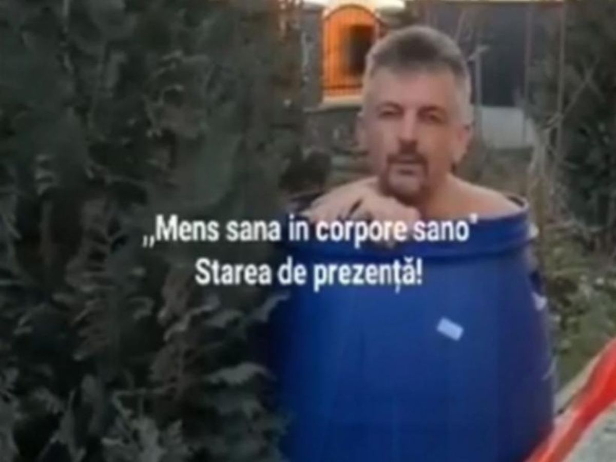 Un primar din Iași s-a spălat într-un buto cu mărători. Totul a fost filmat