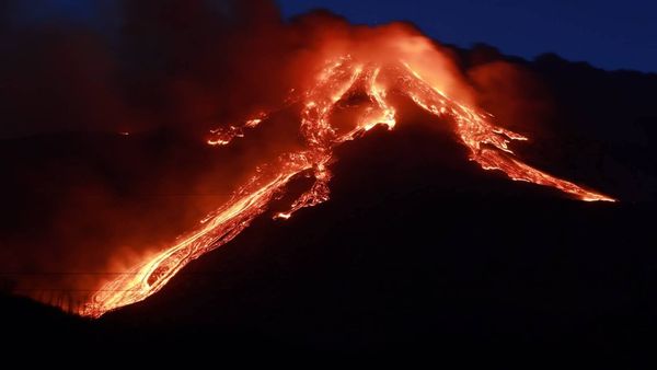 Ce vulcani activi mai există la ora asta în Europa