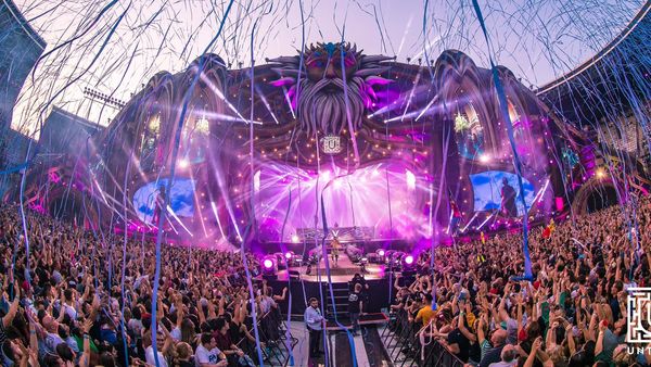 Emil Boc propune un concert experiment la Cluj, după modelul celui din Barcelona: „Să vedem dacă se pot relua festivalurile”