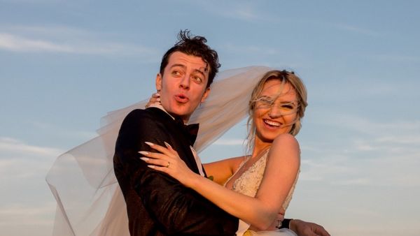 Jean Gavril și soția sa, Bianca, au nouă ani de relație. Patru dintre ei au fost la distanță: „Toată lumea a zis că nu o să reușim”