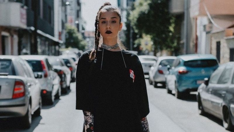 Invitatul de 12 | EMAA, artista care a făcut furori cu piesa &bdquo;Insula&rdquo;, vine la noi &icirc;n studio, duminică