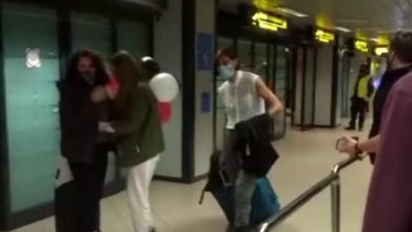 Maria Hîngu de la Survivor România a ajuns în România! I s-a făcut galerie în aeroport