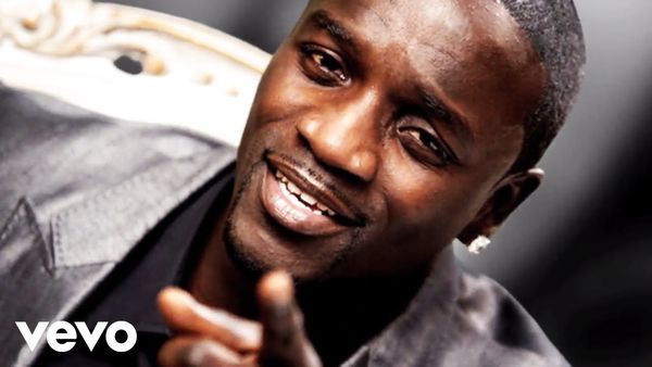 AKON - Beautiful (Feat. Kardinal Offi