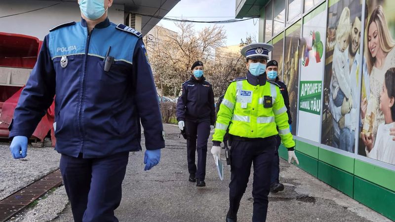 Salarii Poliție 2021. C&acirc;ți bani &icirc;ncasează polițiștii comunitari, cei de la rutieră sau cei de la brigada omoruri