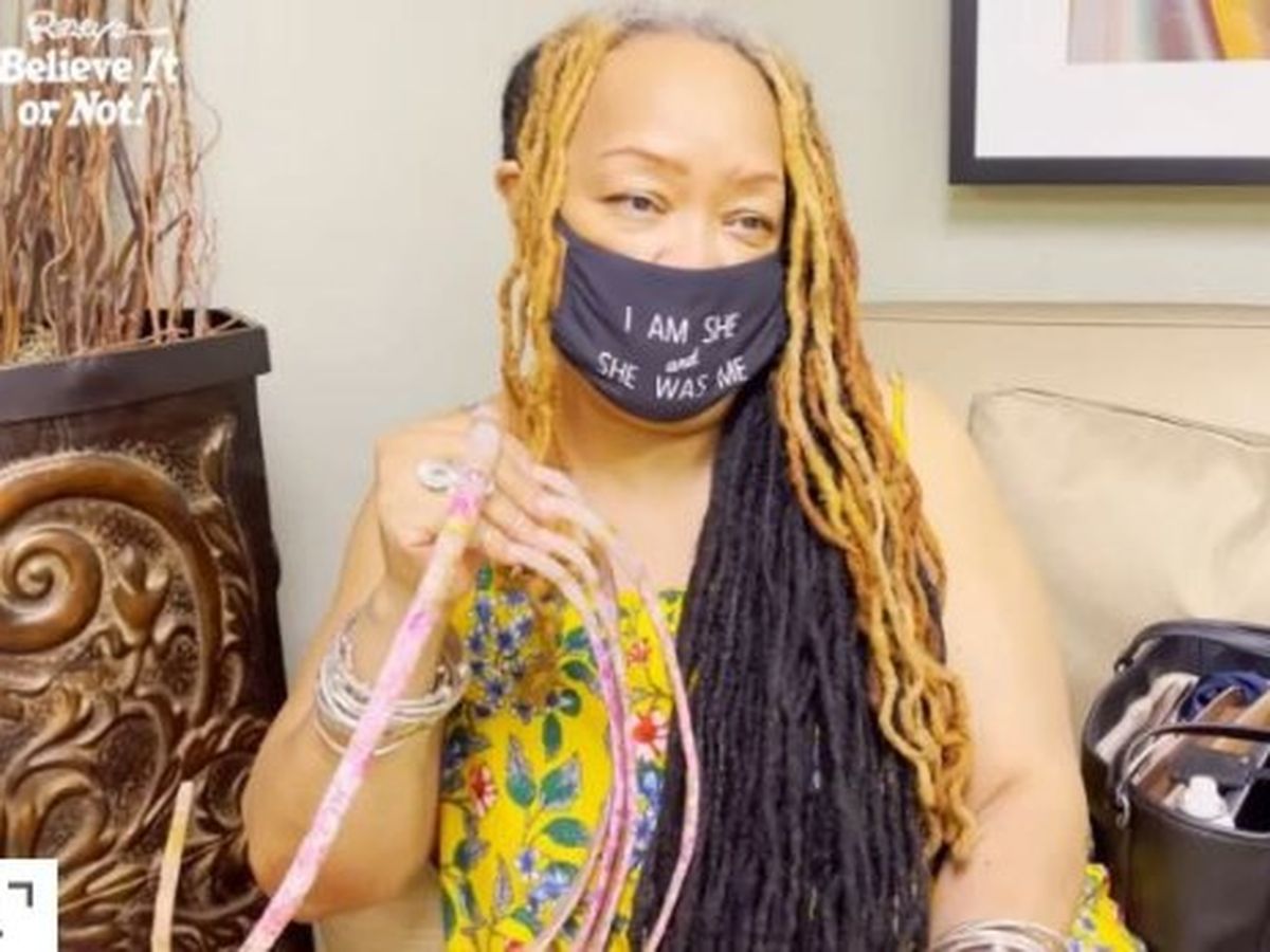 Femeia cu cele mai lungi unghii din lume și le-a tăiat pentru prima dată după 30 de ani