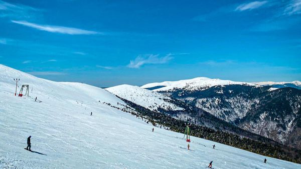 Care este starea p&acirc;rtiilor &icirc;n aprilie la munte. Se mai poate schia undeva