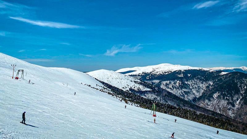Care este starea p&acirc;rtiilor &icirc;n aprilie la munte. Se mai poate schia undeva