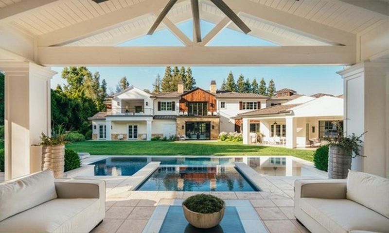  Casa lui The Weeknd din Hidden Hills