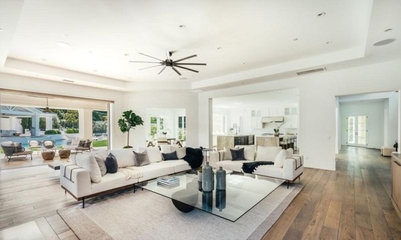  Casa lui The Weeknd din Hidden Hills