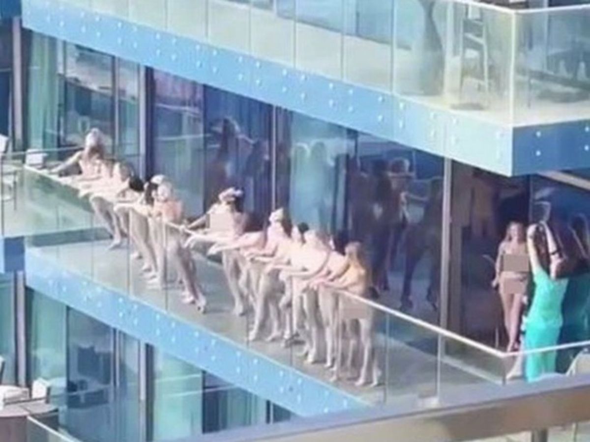 12 modele au fost arestate în Dubai, după ce au pozat goale pe balcon
