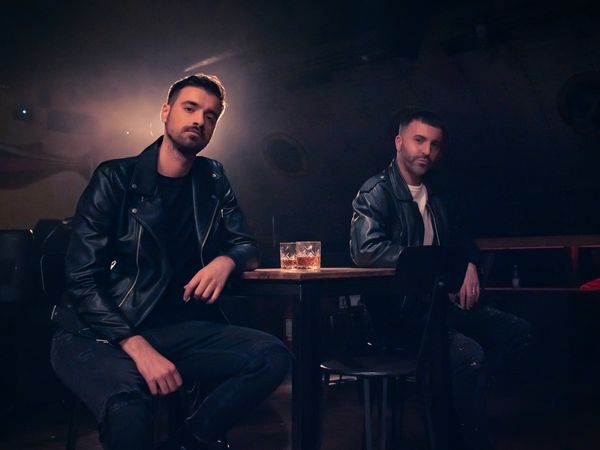Liviu Teodorescu și Manuel Riva au lansat videoclipul noului single &bdquo;Muzele&rdquo;