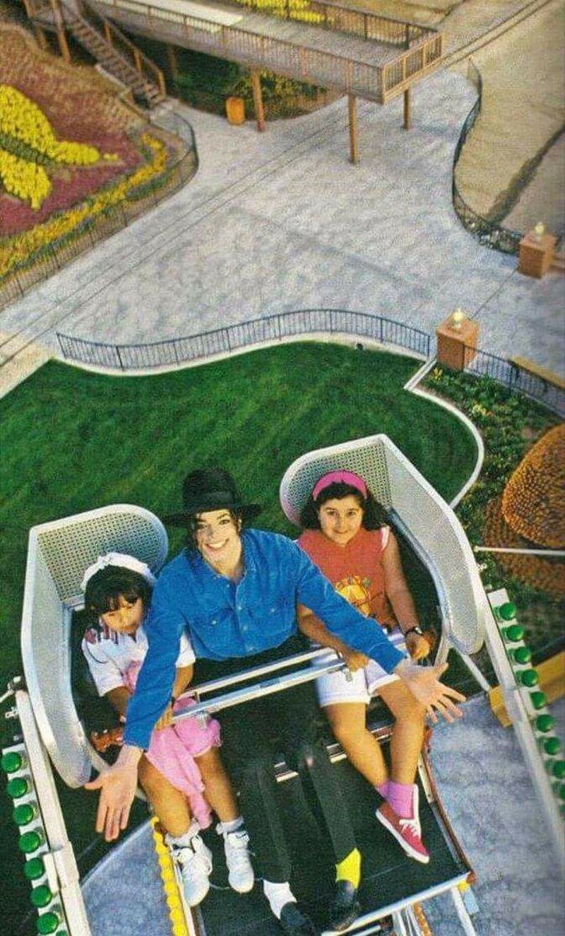 Oamenii care au cumpărat Neverland de la familia lui Michael Jackson încep să vândă ”bucăți” din fosta reședință a artistului