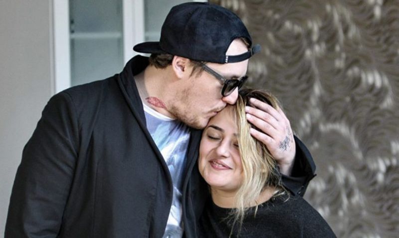 What’s Up și Simina