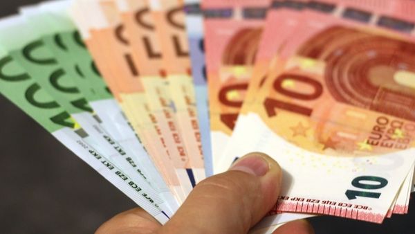 Caz uluitor! Un bărbat a primit salariul timp de 15 ani, deși nu a venit deloc la muncă