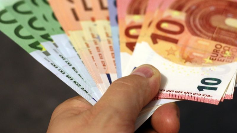 Caz uluitor! Un bărbat a primit salariul timp de 15 ani, deși nu a venit deloc la muncă