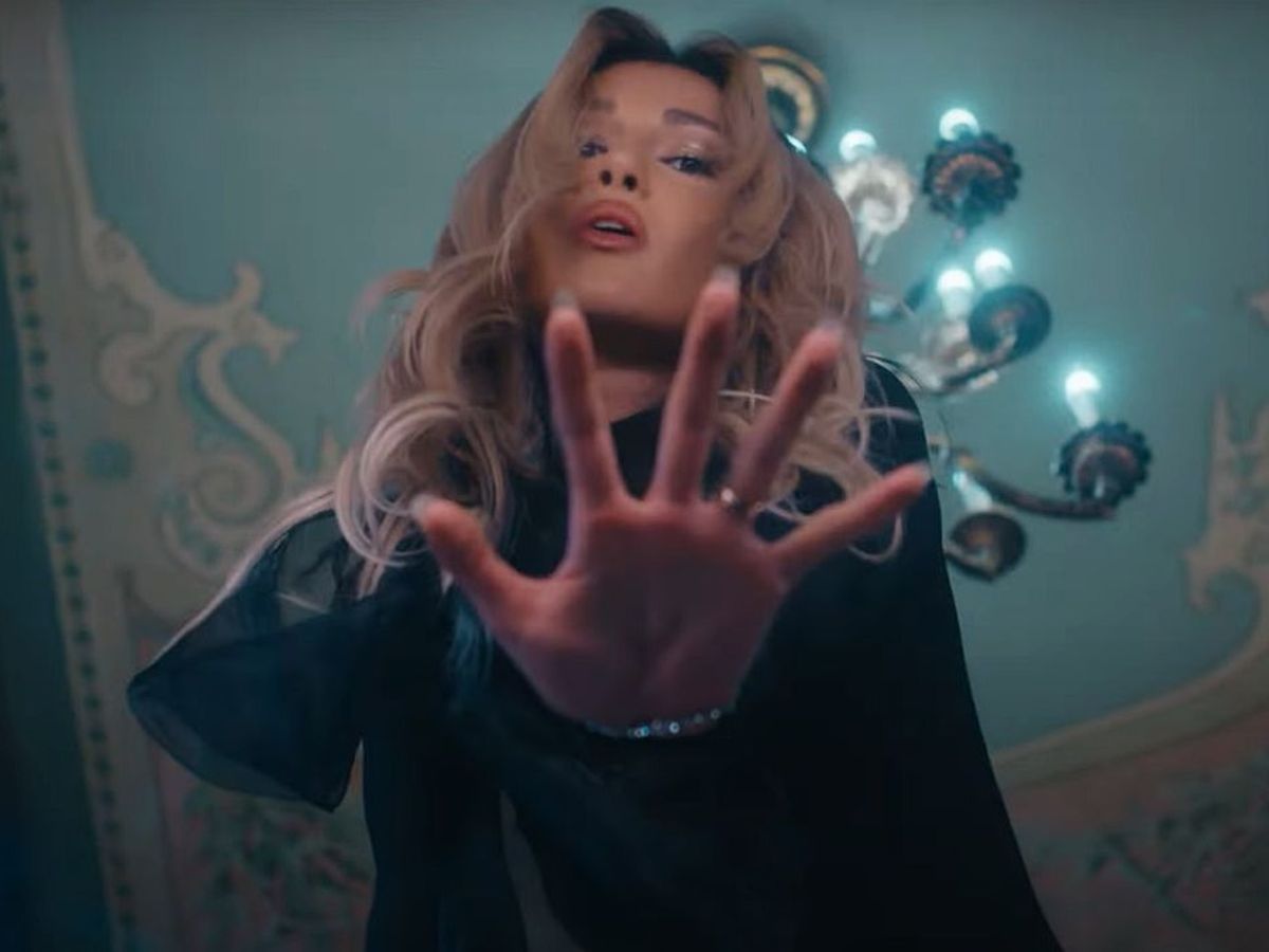 Alina Eremia a lansat videoclipul piesei „Dependența mea”