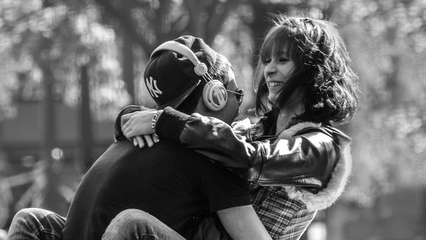 Cele mai frumoase melodii de dragoste: &bdquo;Acolo unde cuvintele eșuează, muzica vorbește&rdquo;