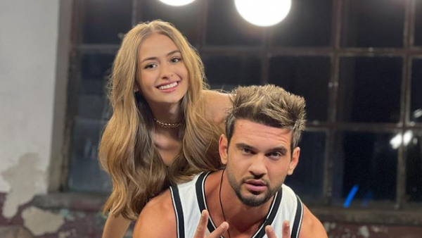 Iuliana Beregoi a lansat videoclipul piesei &bdquo;Timpul le rezolvă pe toate&rdquo;, &icirc;n colaborare cu Dorian Popa