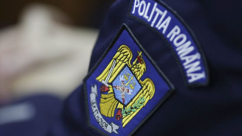 AUDIO. Polițist prins că s-a dus la pensat &icirc;n timpul programului. Bărbatul a fost &bdquo;turnat&rdquo; de jandarmul alături de care lucra