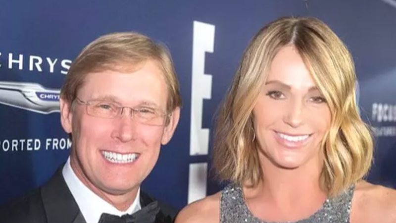 Nadia Comăneci și Bart Conner, 25 de ani de la nuntă! Cum arăta fosta gimnastă &icirc;n rochie de mireasă