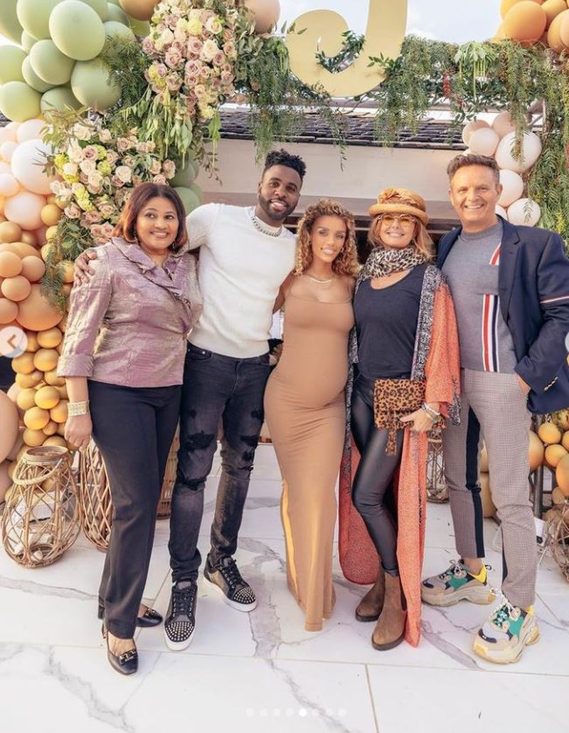 Jason Derulo va fi tată de băiat.