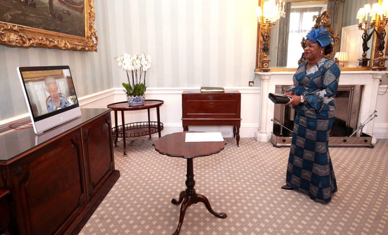 Regina Elisabeta a-II-a a susținut două întâlniri online la castelul Windsor