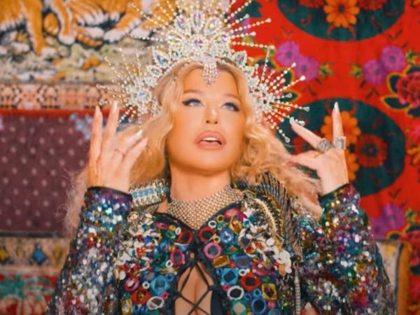 Loredana Groza, reacție la adresa celor care o critică pentru melodia lansată cu maneliști celebri