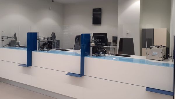 Cum lucrează băncile de 1 mai și în zilele de Paște. Orarul complet al sucursalelor