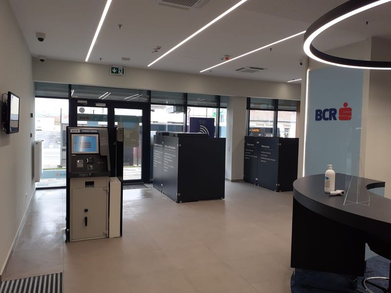 Cum lucrează băncile de 1 mai și în zilele de Paște. Orarul complet al sucursalelor