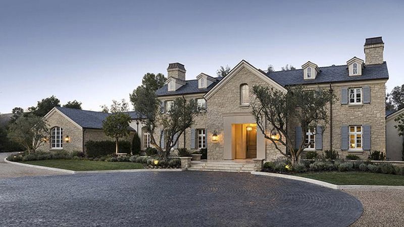 TOP 15 cele mai luxoase case deținute de rapperii americani. FOTO