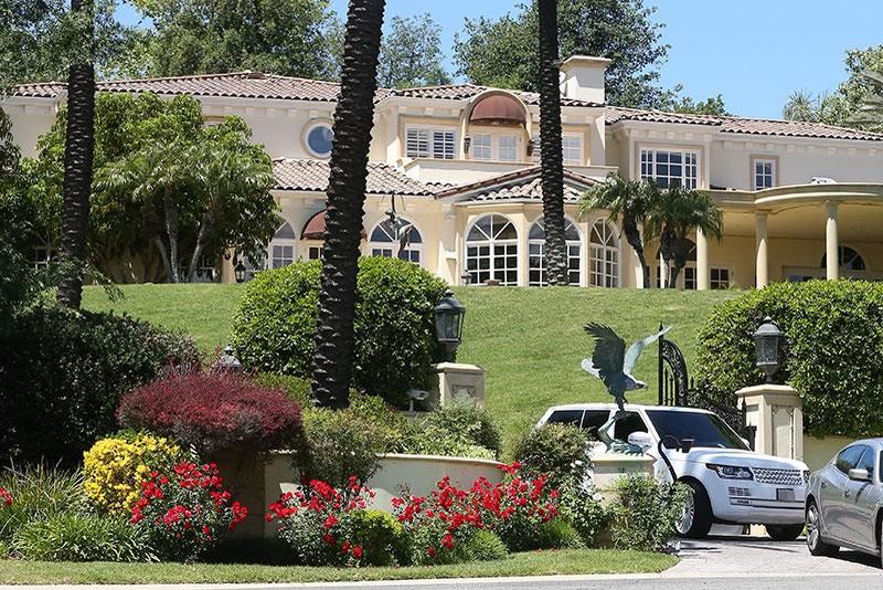 TOP 15 cele mai luxoase case deținute de rapperii americani. FOTO