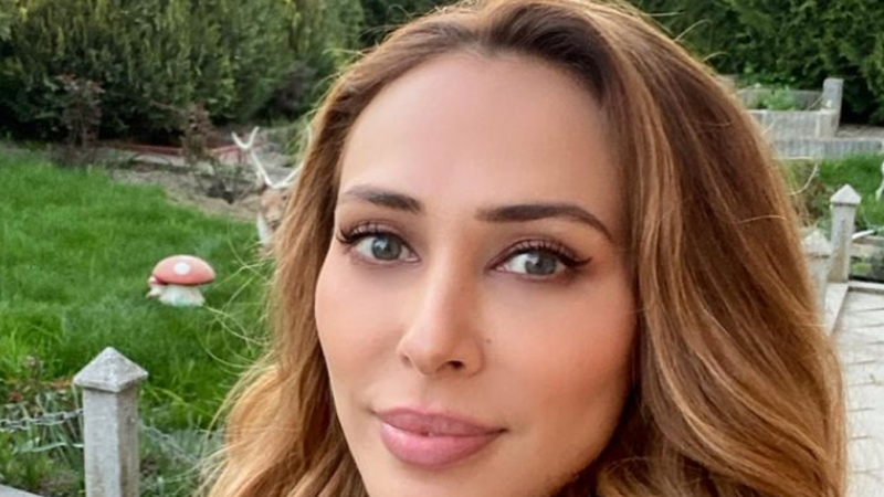 Iulia V&acirc;ntur și Salman Khan, colaborare muzicală! Cei doi artiști au lansat videoclipul piesei &bdquo;Seeti Maar&rdquo;