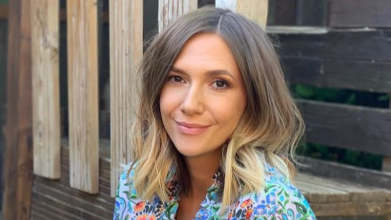Adela Popescu, o nouă imagine cu burtica de gravidă la vedere! Sarcina vedetei a ajuns la 30 de săptăm&acirc;ni: &bdquo;Lucrurile decurg așa&rdquo;