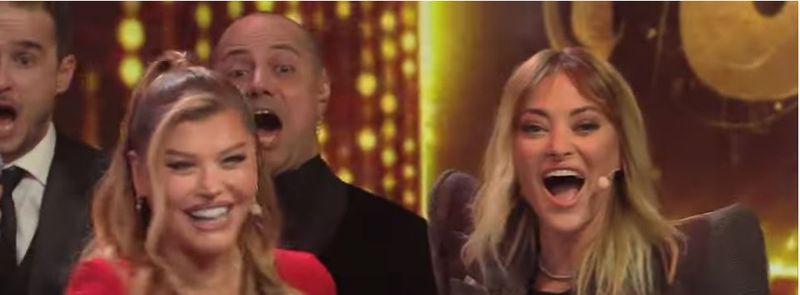 Delia și Loredana, moment incendiar! S-au sărutat în direct