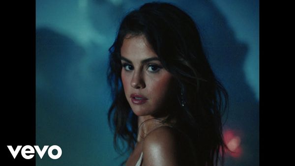 SELENA GOMEZ & RAUW ALEJANDRO - Baila Conmigo