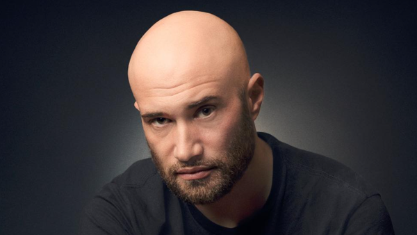 Imagini rare! Cum arăta în copilărie Mihai Bendeac, pe vremea când era elev: „Tu ești?”