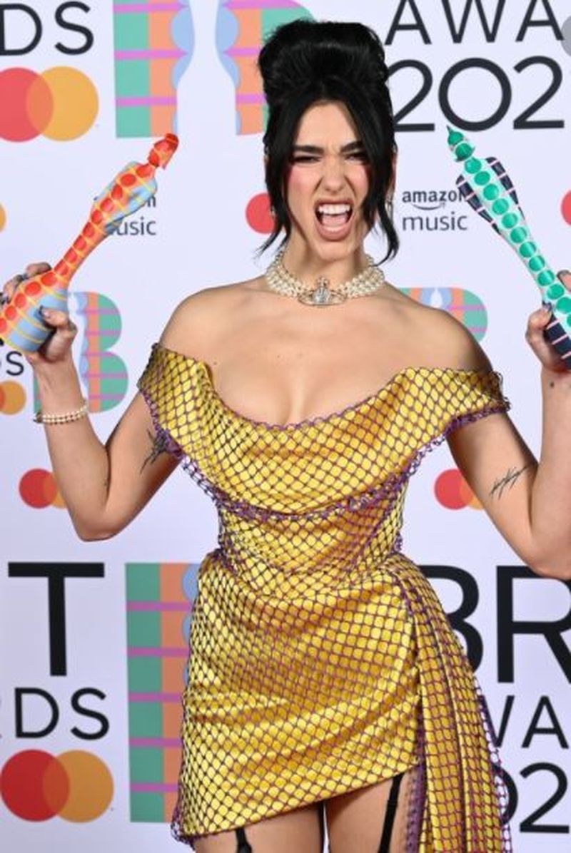 Dua Lipa, marea câștigătoare a galei Brit Awards 2021! Artista a câștigat două trofee