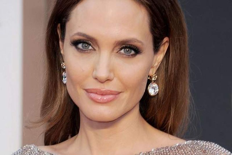 Angelina Jolie, dezvăluiri inedite despre viața ei sentimentală: „Sunt singură de mult timp”