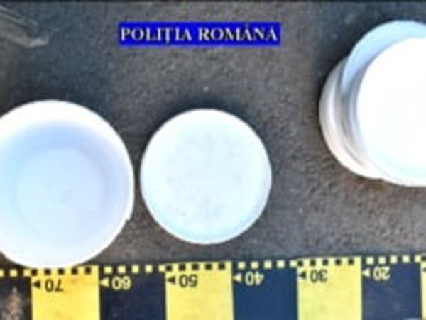 AUDIO. Gafa rușinoasă a Poliției Rom&acirc;ne, după ce au făcut percheziții &icirc;n toată țara pentru a demasca traficanții de tutun: un portbagaj cu găleți goale