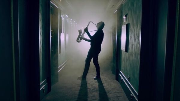 Direcția 5 și Flavius Teodosiu au lansat videoclipul piesei „Is There Someone Loving You”