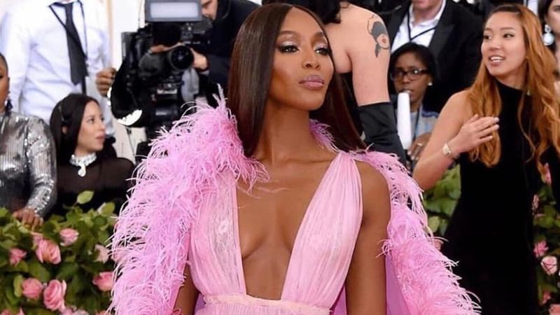 Naomi Campbell a devenit mamă &icirc;n secret la 50 de ani! Prima imagine cu bebeluşul