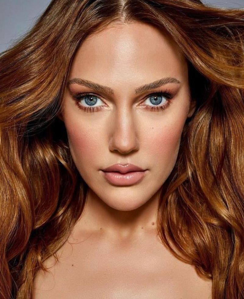 Meryem Uzerli, protagonista serialului „Suleyman Magnificul”, revine pe micile ecrane