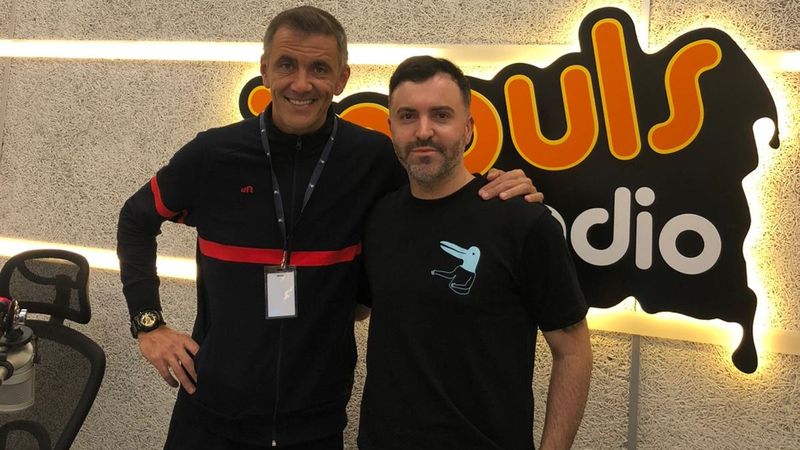 Manuel Riva vine la &bdquo;Invitatul de 12&rdquo; de duminica aceasta. Nu-i place să fie &icirc;n lumina reflectoarelor, dar a acceptat să se deschidă &icirc;n fața lui Cosmin Cernat