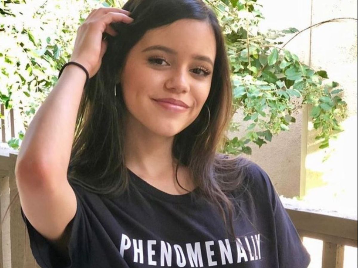 Jenna Ortega, protagonista serialului „You” vine în România să filmeze pentru o nouă producție Netflix