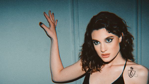 Alexa Dragu a lansat videoclipul piesei &bdquo;Sub efectul tău&rdquo;