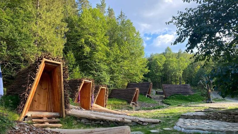 Cele mai inedite 5 cazări din Rom&acirc;nia. Au ceva special ce nu găsești &icirc;n altă parte