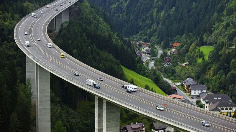 C&acirc;t costă și cum se plătește taxa de vignetă &icirc;n Austria