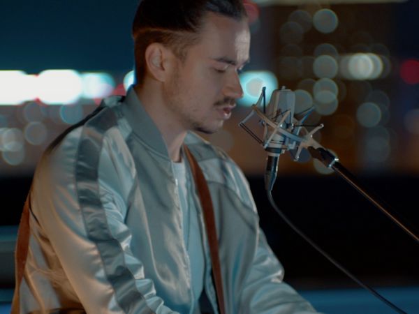 Noul Trend pe Tik Tok: Manele &icirc;n Engleză. Cum a pornit acest challenge